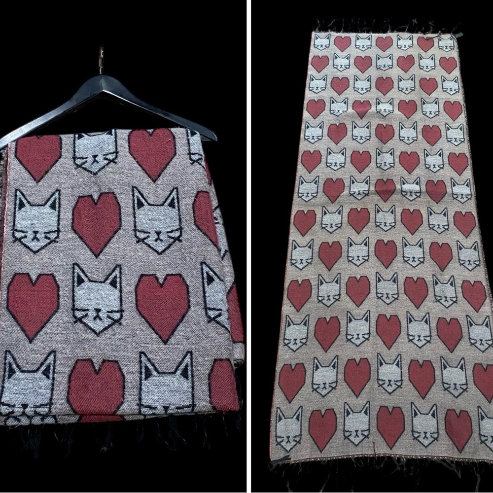 H&M Divided - Large Cozy Scarf - Cat Theme-Color:
Red/Gray-Size: OS